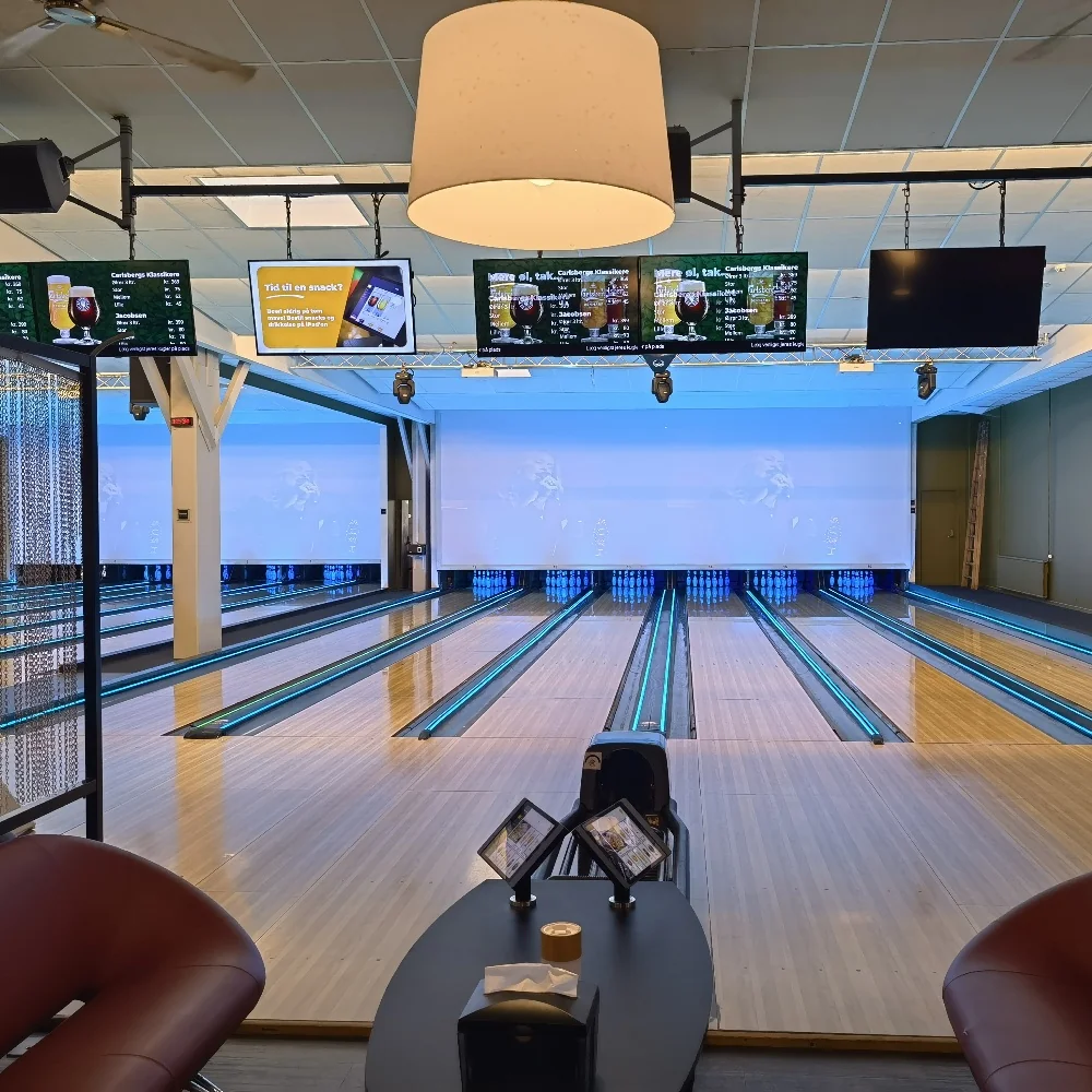 Synthetic Bowling Lanes — USBC-Standard Lane Panels | Xushida Bowling